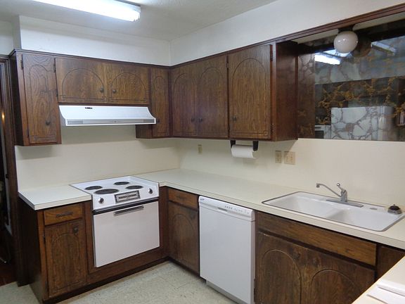 Kitchen  Dish Washer & Frig