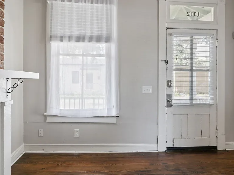 1312 Lincoln St — Photo 4