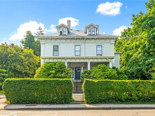 35 Kay St, Newport, RI 02840