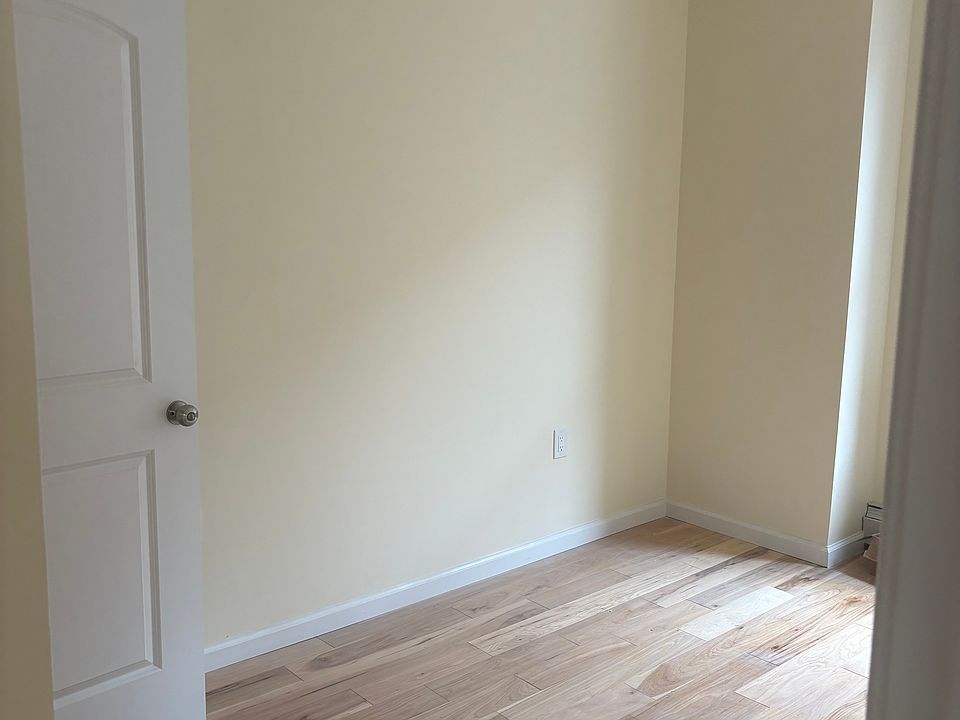 1st image of 1839 Andrews Ave S #2C