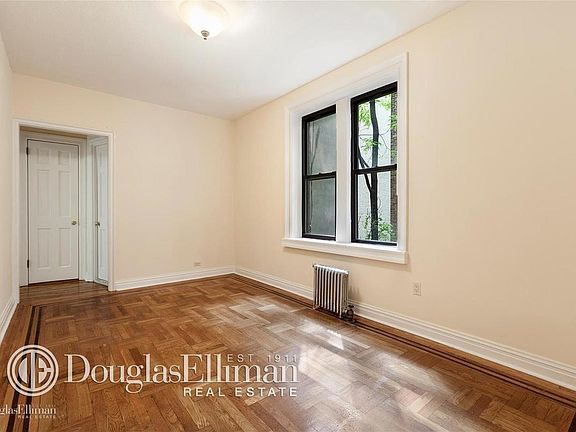 3rd image of 414 W 44th St APT 3D