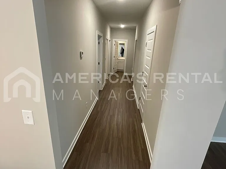 84 Victor Dr — Photo 8
