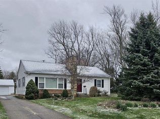 1211 Concord Dr, Westlake, OH