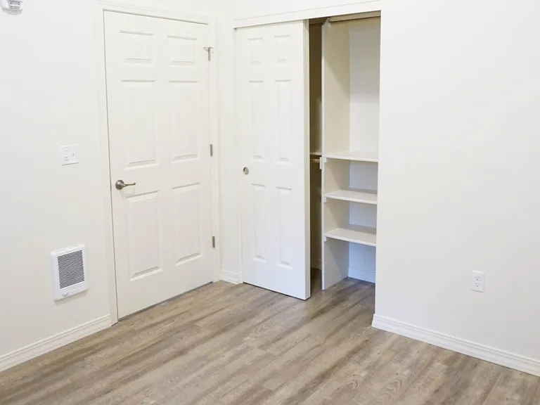 7180 N Leavitt Ave — Photo 14