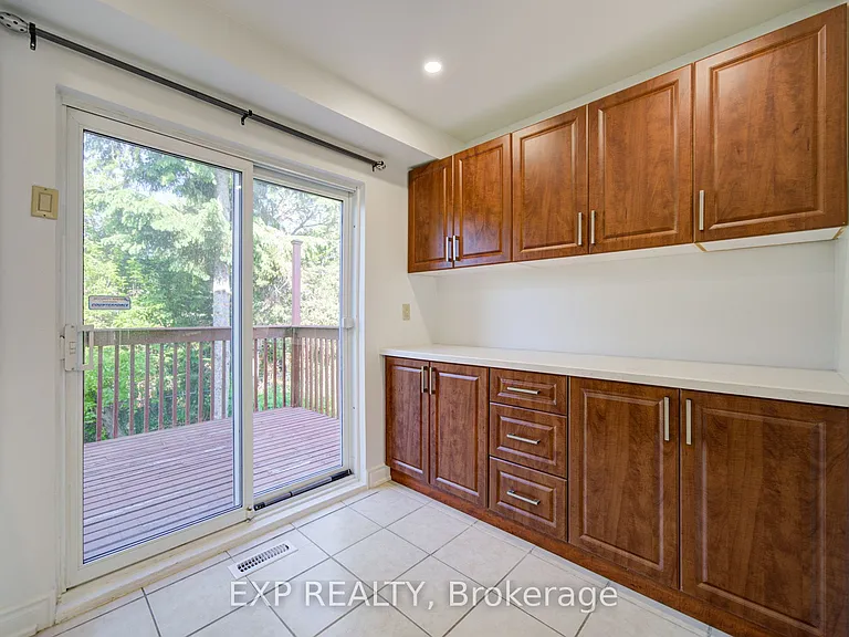 82 Muirlands Dr — Photo 8
