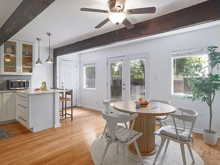 3303 S Oak Dr — Photo 8