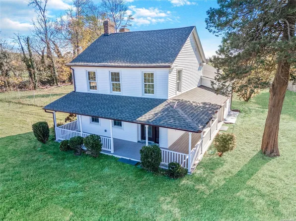 5185 Sound Ave, Riverhead, NY 11901