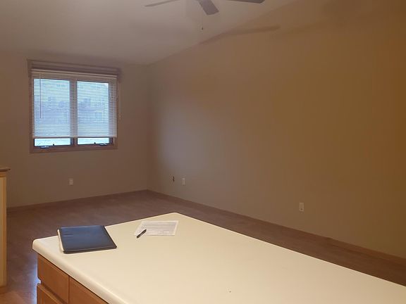 4th image of 175 Parkview Ct