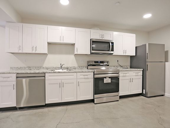 5th image of 725 Grove St #10
