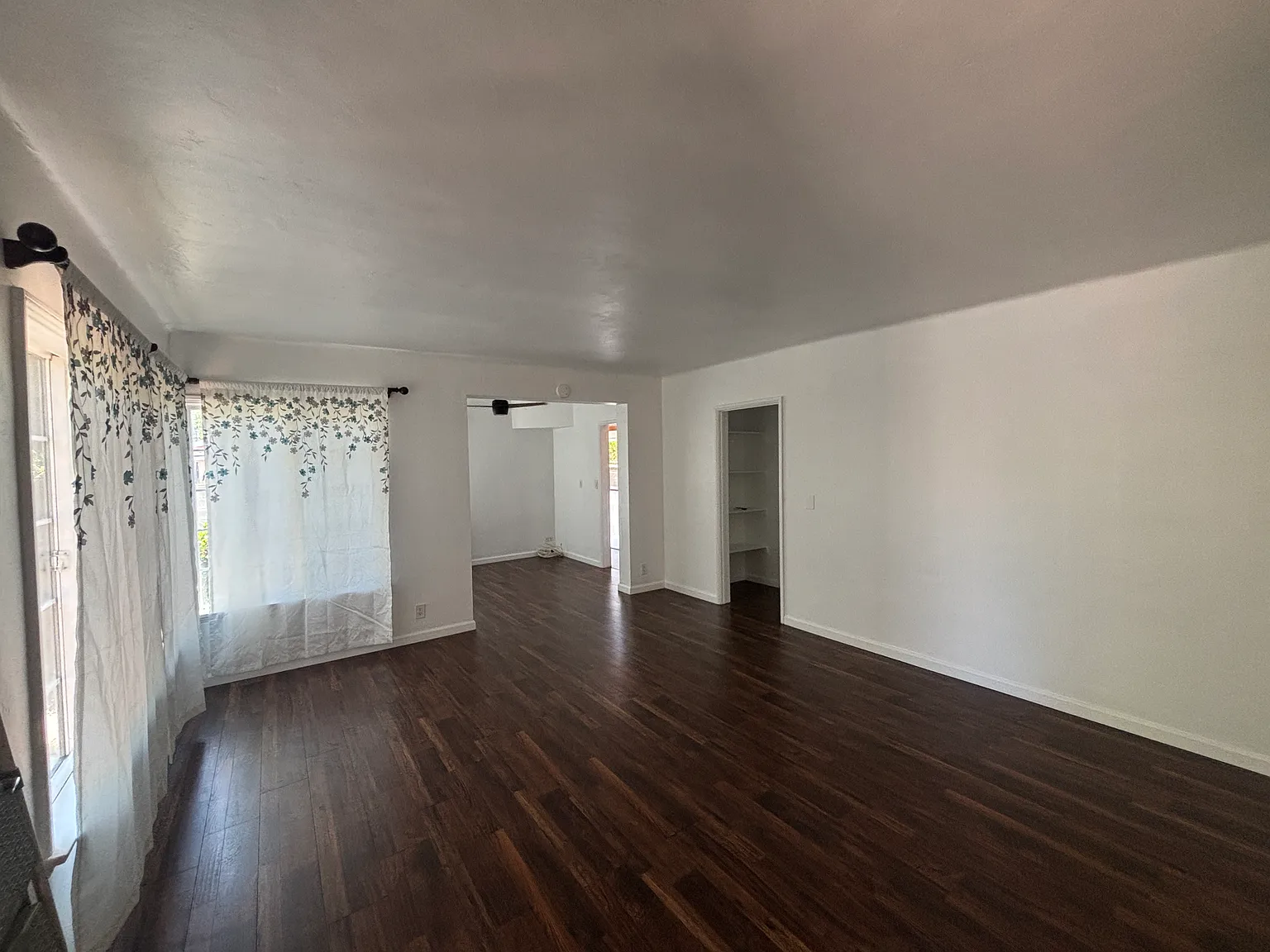 1 bed, 850 sqft, $2,200 — Photo 4