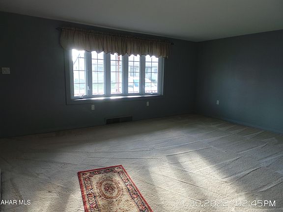 5th image of 311 Ash St