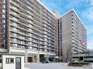 152-18 Union Turnpike #201O, Flushing, NY 11367