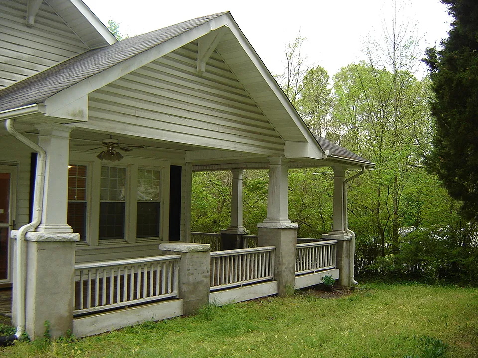 731 Peyton Ave