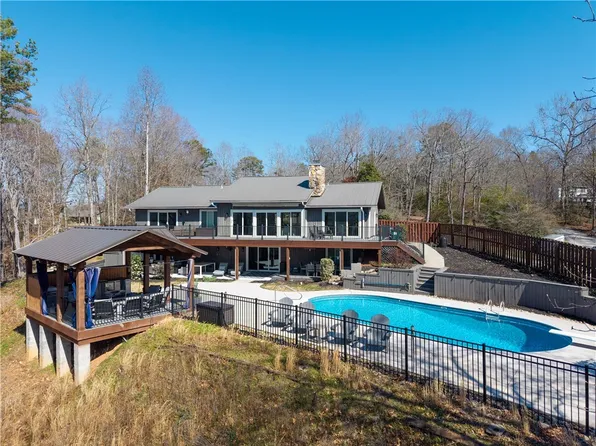 1419 Keowee Lakeshore Dr, Seneca, SC 29672