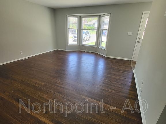 3rd image of 8107 E 91st St
