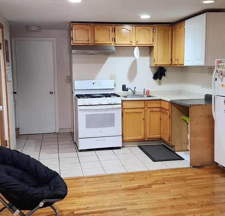 1st image of 65A Beach St #3A
