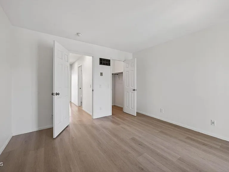 225 S Ventura Rd #101 — Photo 13
