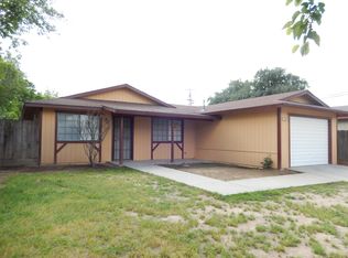 179 W Alluvial Ave, Pinedale, CA 93650