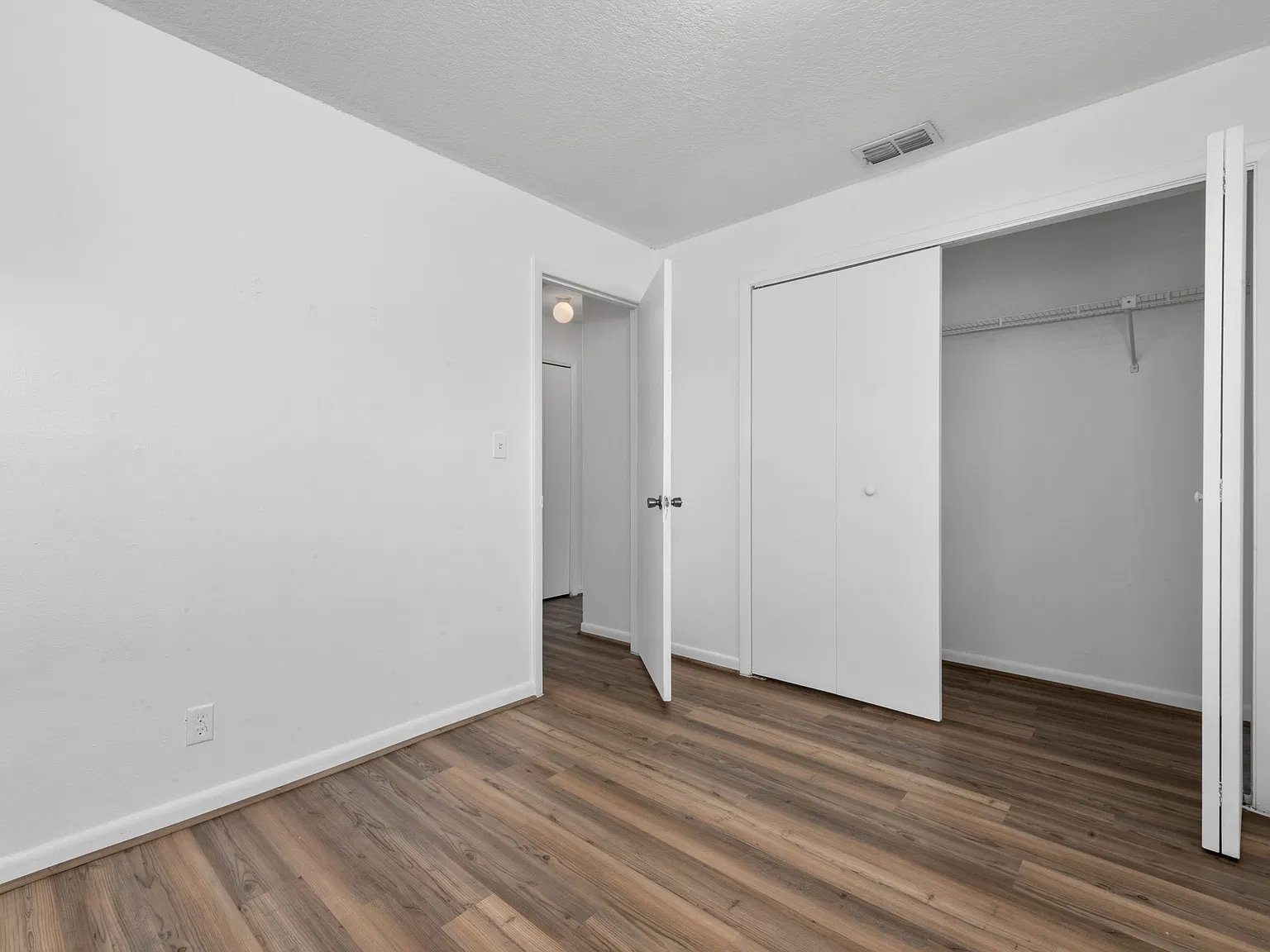 2 bed, 2.0 bath, 916 sqft, $1,695 — Photo 3