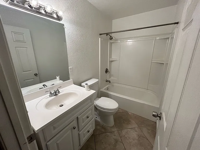 1662 Aurora Dr — Photo 6