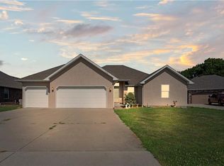 21506 Murlo Cir, Peculiar, MO 64078