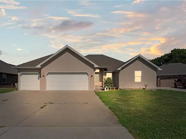 21506 Murlo Cir, Peculiar, MO 64078