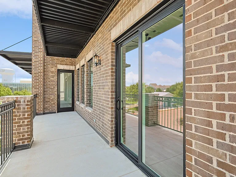 767 W Main St #201 — Photo 22