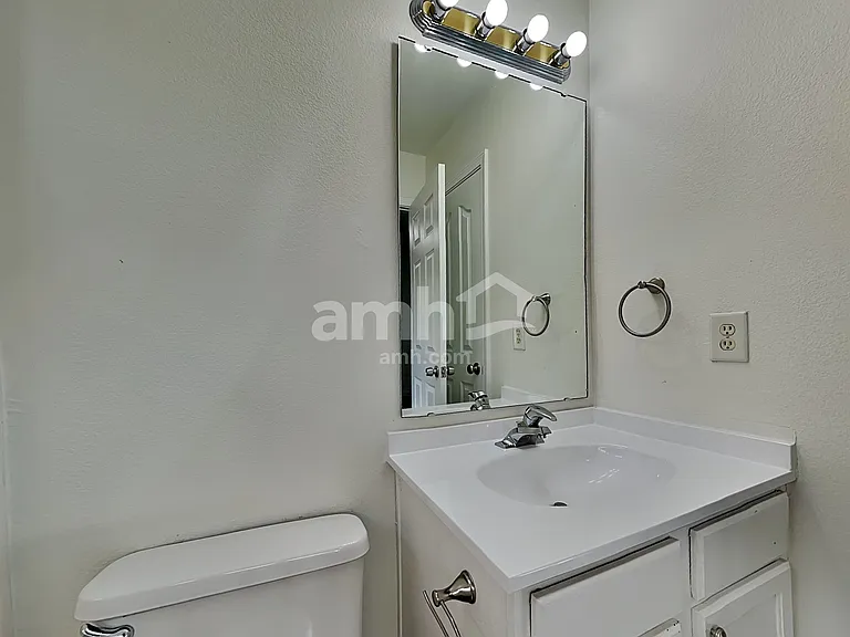 2604 Oasis Ln — Photo 11