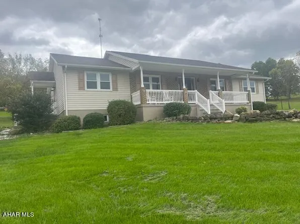 107 Krystal Dr, Hollidaysburg, PA 16648