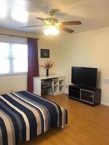 2420 Maywood Ave Photo 1