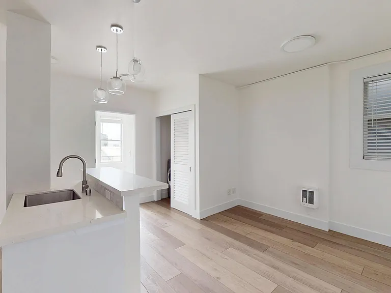 1408 California St #305 — Photo 7