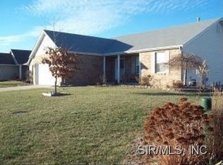 265 Falcon Dr E, Highland, IL 62249