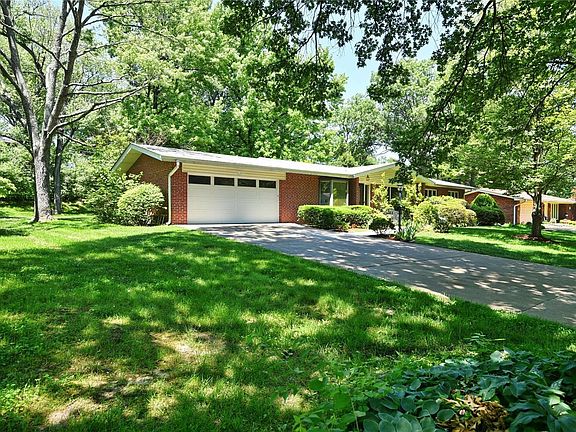 4th image of 1637 Beaucaire Dr