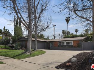 20756 Clarendon St, Woodland Hills, CA