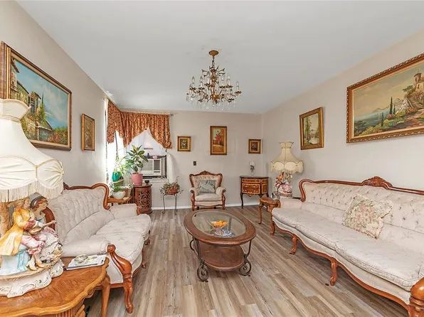 32-40 89th St #110, East Elmhurst, NY 11369