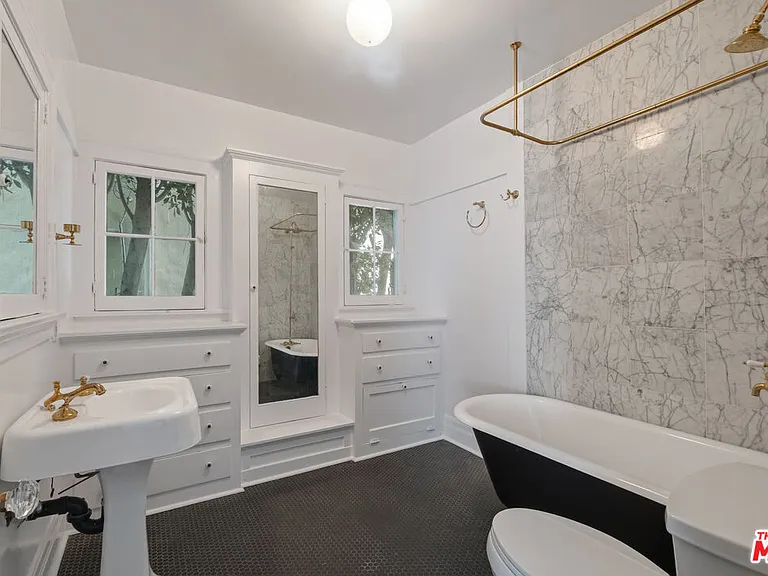 317 S Norton Ave — Photo 36