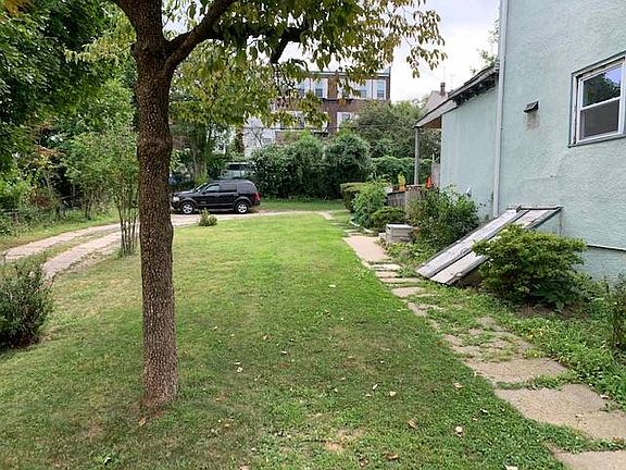 2nd image of 104 Palisade St #1