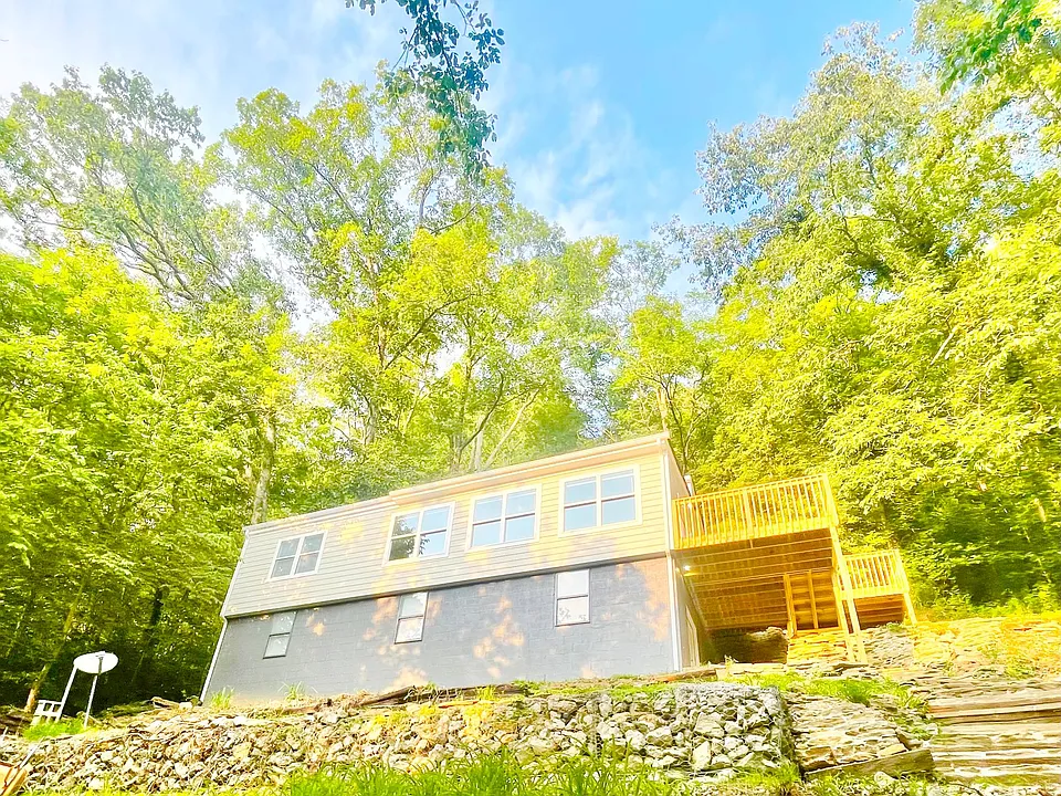 3441 Valley Dr