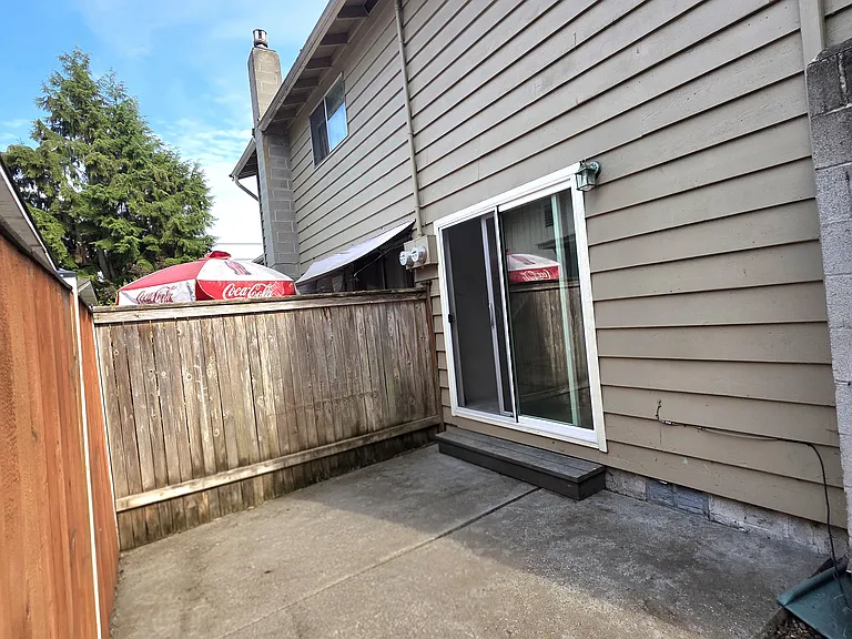 171 1st Ave NW — Photo 16