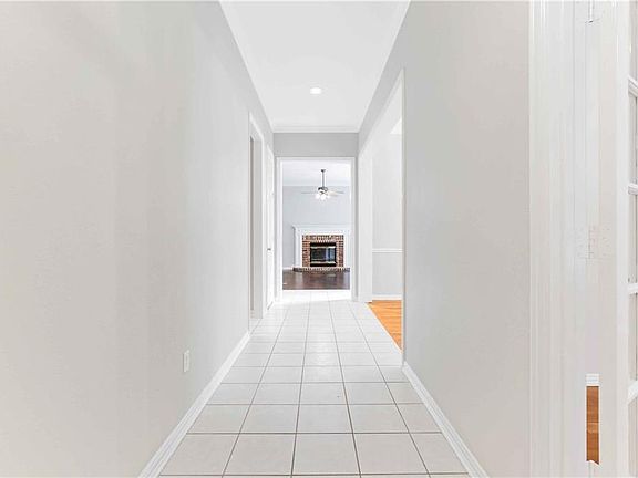5th image of 2432 Bedford Cir