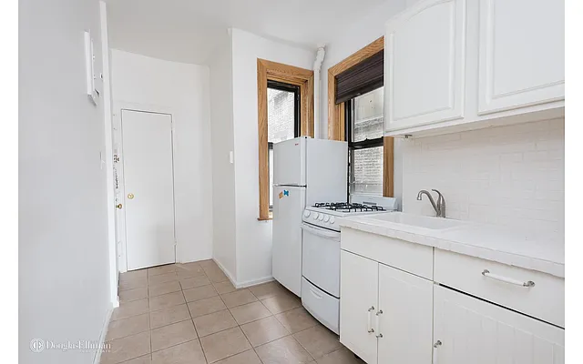 Rented by Douglas Elliman | media 2