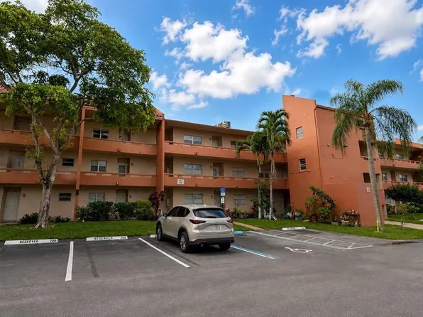 8810 W MCNAB ROAD #303, TAMARAC, FL 33321