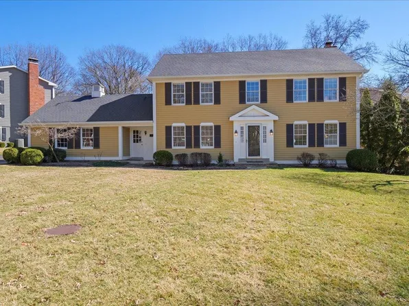 791 Haw Thicket Ln, Saint Louis, MO 63131