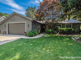 15316 Canary Dr, Grand Haven, MI 49417