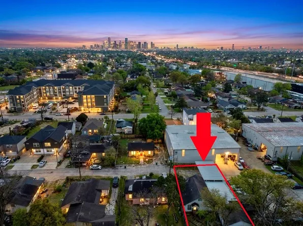 212 Danna Ln, Houston, TX 77009