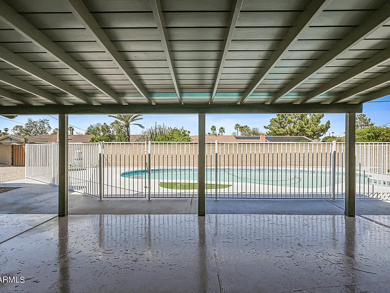 530 E Fairmont Dr — Photo 26