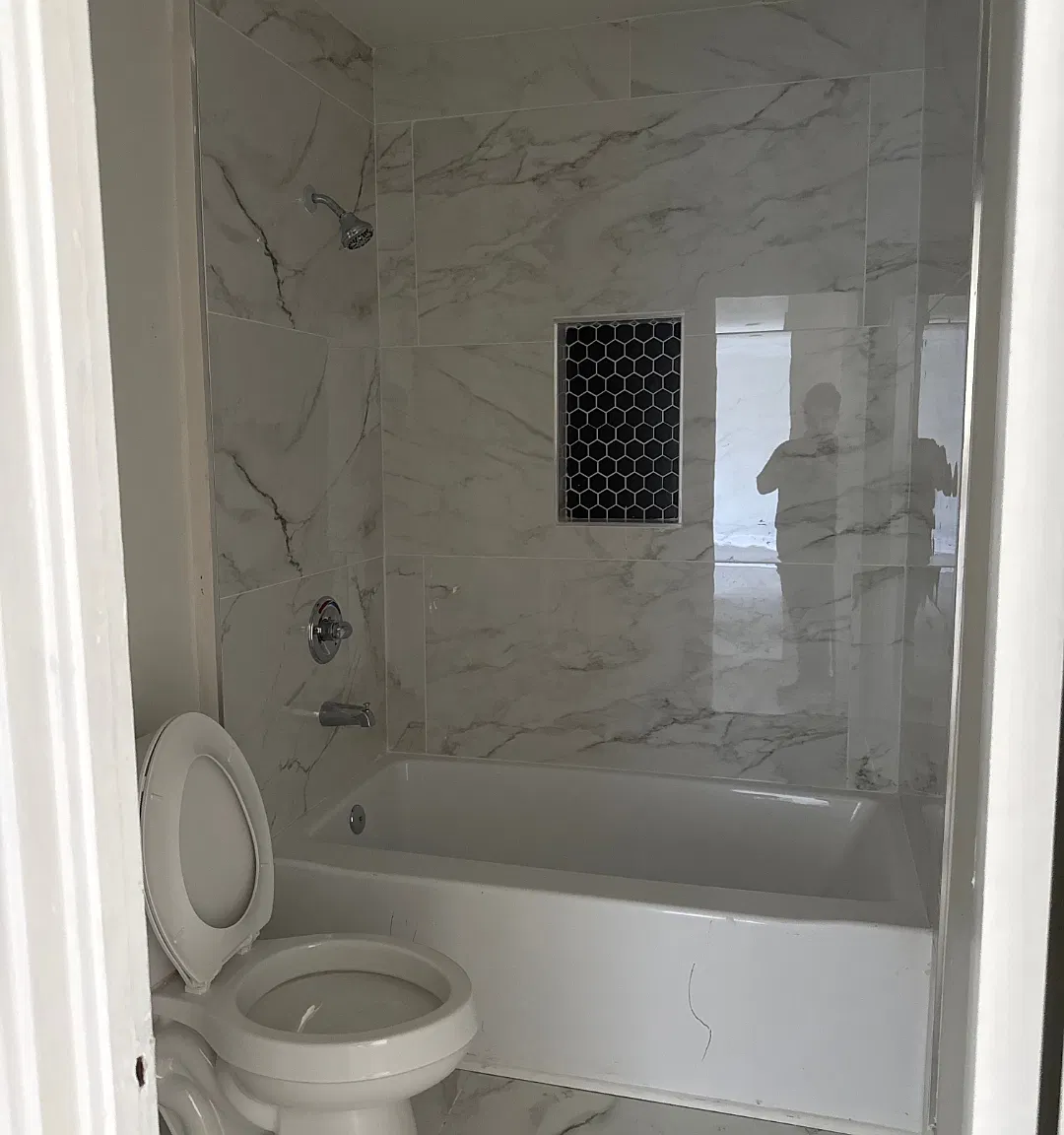 3 bed, 900 sqft, $975 — Photo 2
