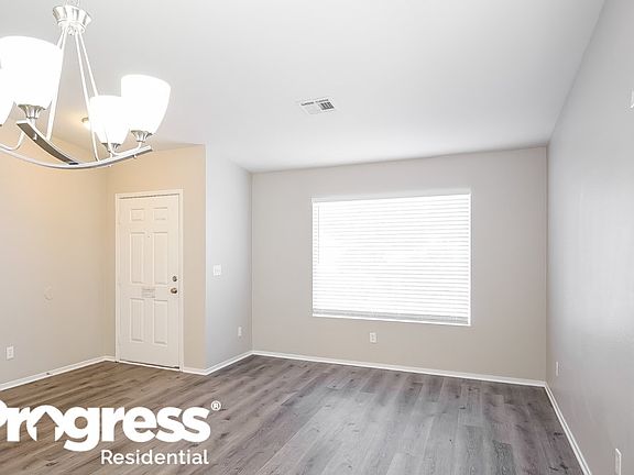 2nd image of 3101 Honeysuckle Ave