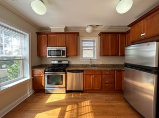 2702 W Ainslie St #1, Chicago, IL 60625