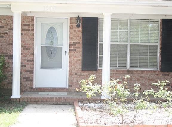 4th image of 1503 Dana St